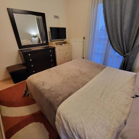 אתונה Cozy Apartment In Front Of The Park מראה חיצוני תמונה